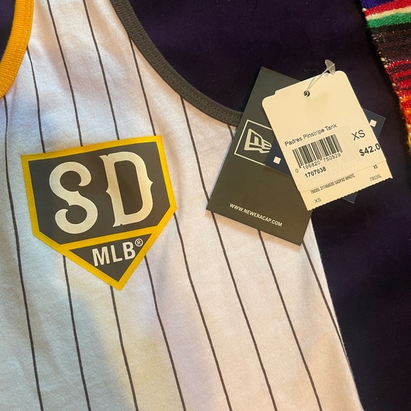 San Diego Padres cropped tank top. - Picture 2 of 3